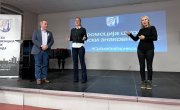 Барошевић на јавном часу знаковног српског језика у школи за оштећене слухом – наглуве „Стефан Дечански“