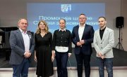 Барошевић на јавном часу знаковног српског језика у школи за оштећене слухом – наглуве „Стефан Дечански“