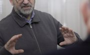 Министар Селаковић уручио српски пасош и решење о држављанству ћерки Благоја Јововића