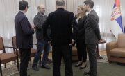 Министар Селаковић уручио српски пасош и решење о држављанству ћерки Благоја Јововића