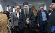 Помоћник министра у Сектору за заштиту особа са инвалидитетом Биљана Барошевић примила захвалницу од Савеза слепих Србије 