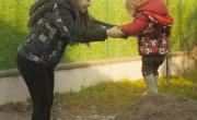 Министар Селаковић посетио породицу Милојевић која је купила своју прву некретнину уз субвенцију државе