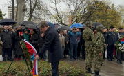 Министар Селаковић положио венац код Споменика деци страдалој у НАТО агресији
