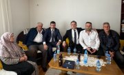 Селаковић уручио Борачку споменицу родитељима палог борца на Кошарама Насеру Вучељу