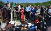 Државни секретар Дејан Антић посетио је породицу палог борца са Кошара - Драгана Милићевића у Трстенику 