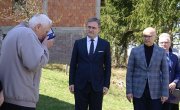 Селаковић уручио Борачку споменицу породици погинулог водника Ивана Васојевића на Кошарама