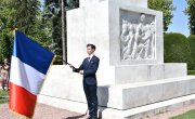 Положени венци на Споменик захвалности Француској на Калeмегдану