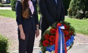 Положени венци на Споменик захвалности Француској на Калeмегдану