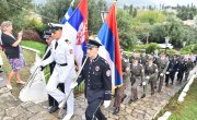 Положени венци у Гувији