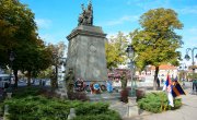 Положени венци и одата почаст страдалим српским и француским  војницима у Првом светском рату у Зајечару