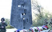Старовић предводио државну церемонију код споменика Совјетским пилотима