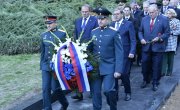 Старовић предводио државну церемонију код споменика Совјетским пилотима