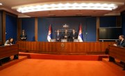 Старовић потписао уговоре са приватним здравственим установама о погодностима за борце