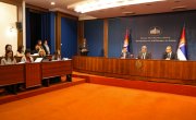 Старовић потписао уговоре са приватним здравственим установама о погодностима за борце
