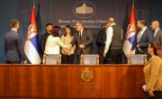 Старовић потписао уговоре са приватним здравственим установама о погодностима за борце