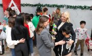 Подела новогодишњих пакетића деци у установама социјалне заштите – за дечије осмехе