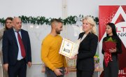 Подела новогодишњих пакетића деци у установама социјалне заштите – за дечије осмехе