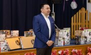 Министар Старовић на Божић у Дечијем селу