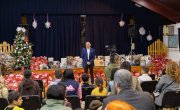 Министар Старовић на Божић у Дечијем селу