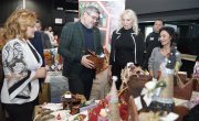 Одржан  хуманитарни Базар рукотворина