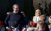Председник Вучић обишао Инклузивно-едукативни центар у Алибунару