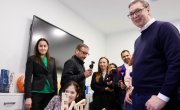 Председник Вучић обишао Инклузивно-едукативни центар у Алибунару