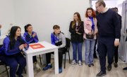 Председник Вучић обишао Инклузивно-едукативни центар у Алибунару