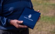 Породици Предрага Леовца уручена борачка споменица