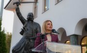 Министарка Ђурђевић Стаменковски открила споменик Васи Чарапићу
