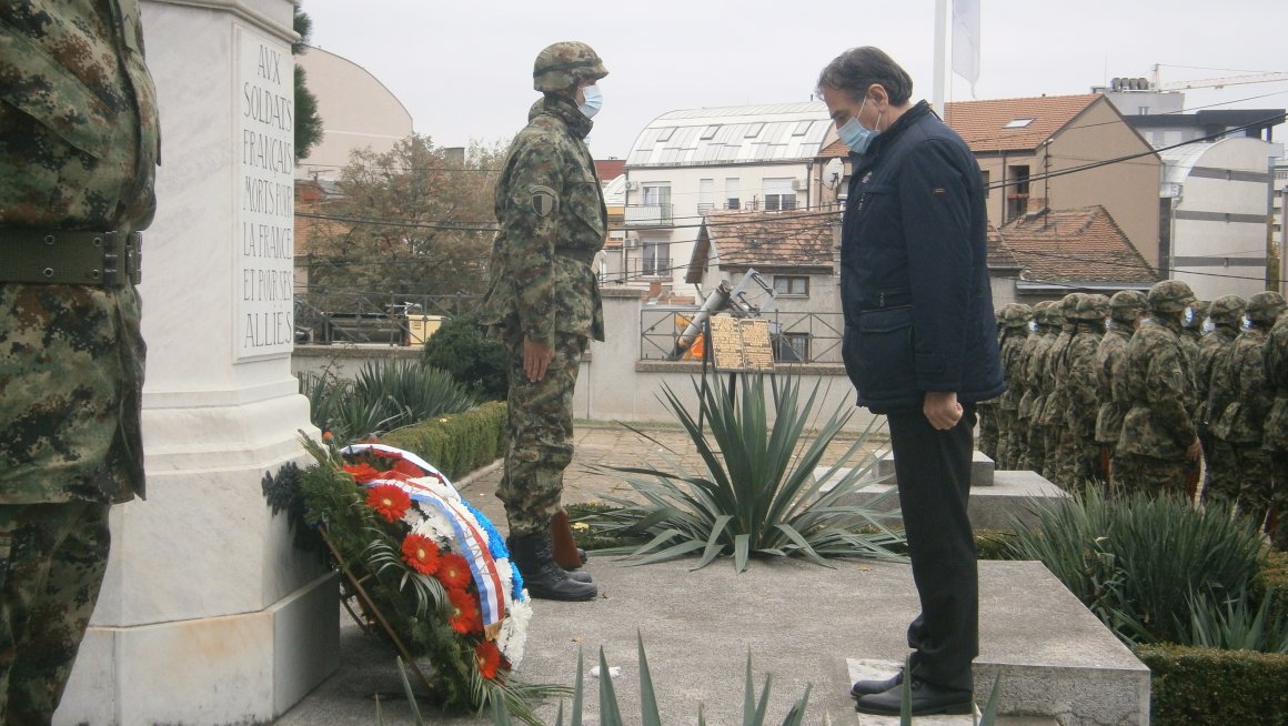 Одата пошта Француским и Руским војницима погинулим у великом рату