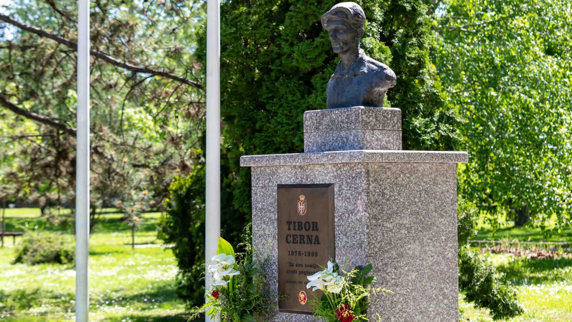 Министар Милица Ђурђевић Стаменковски положила венац Тибору Церни и уручила Борачку споменицу